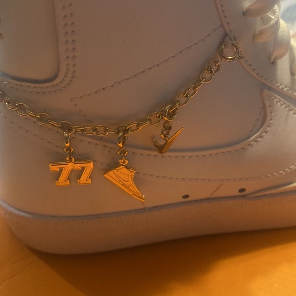 They have never been worn. - Picture 5 of 6